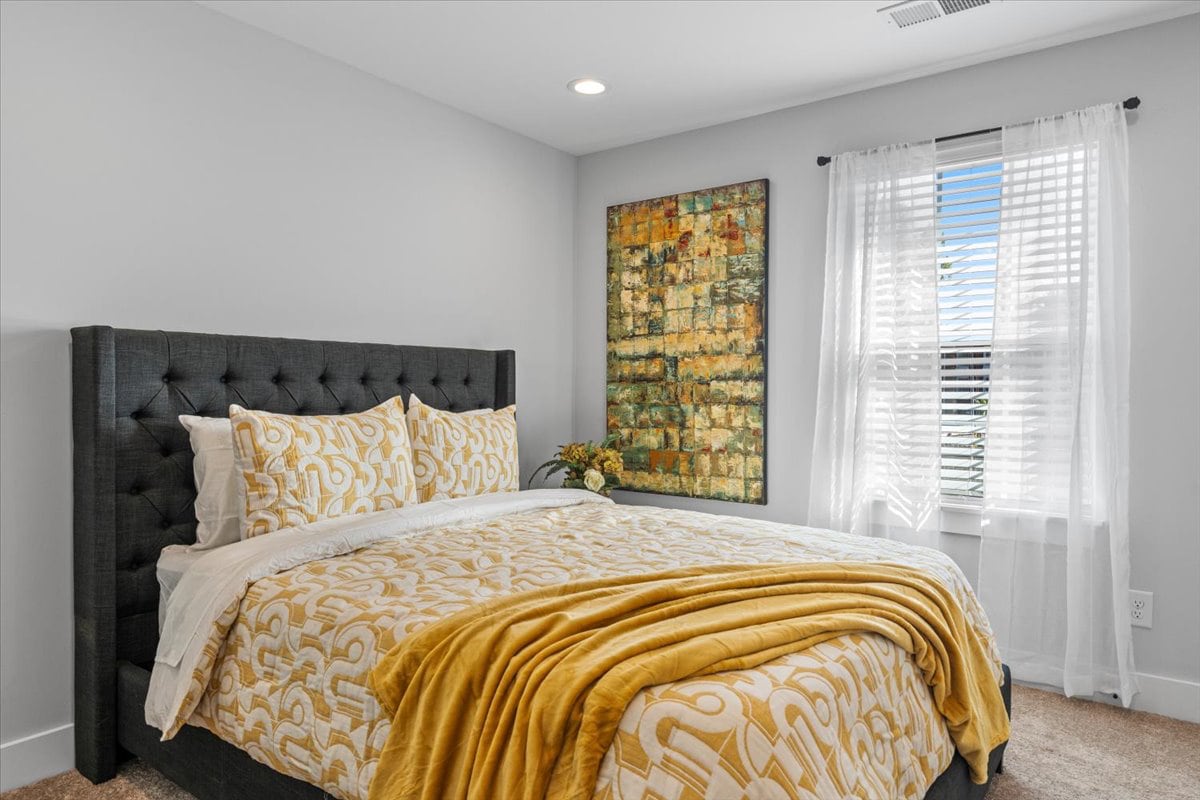 Building Photo - Room in Townhome on Freeze Ave NW