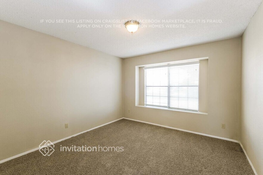 Building Photo - 8833 W Windsor Ave