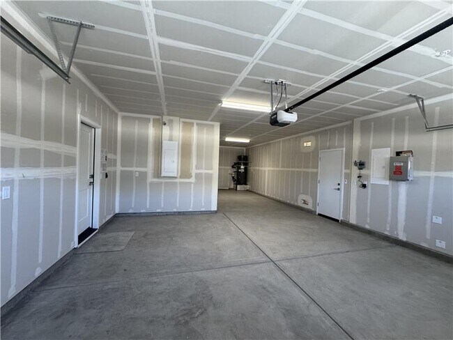Building Photo - 140 Labrusca Dr