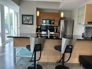 Building Photo - 1350 Main St