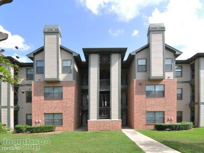 Building Photo - 1 br, 1 bath Condo - 7215 Spring Cypress R...