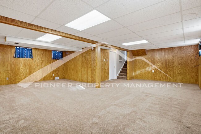 Building Photo - Spacious Home with 2 Car Garage and Fenced in Backyard!