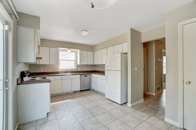 Building Photo - 3612 Willow Run Dr