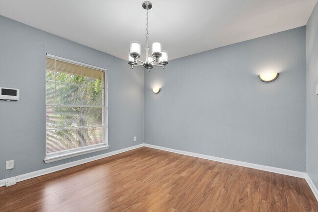 Building Photo - Two Story Rental in Castle Hills