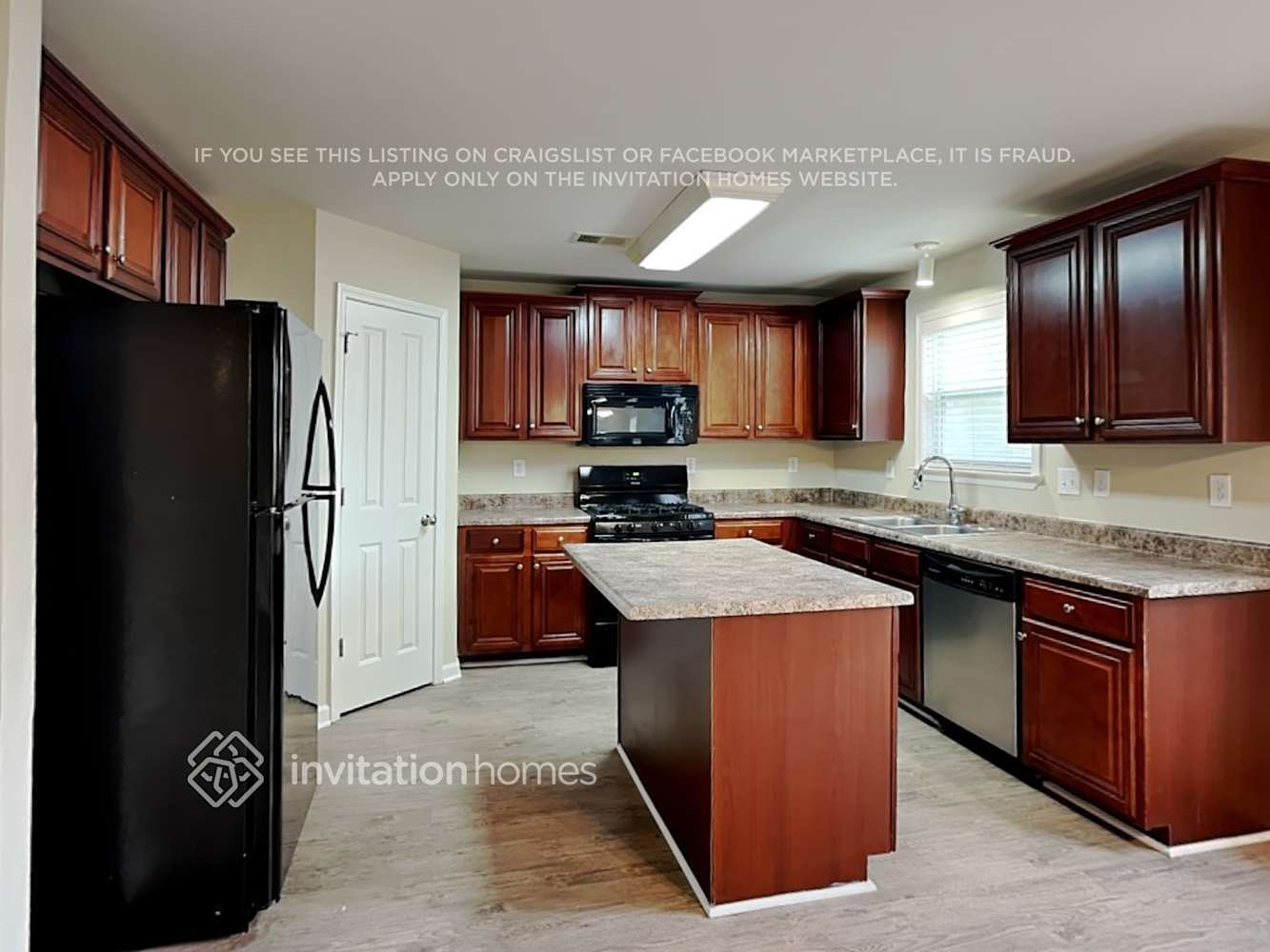 Building Photo - 4169 Kenwood Trail