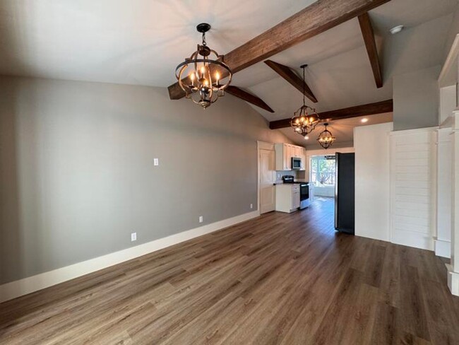 Building Photo - Remodeled 2/1 Beachside Bungalow