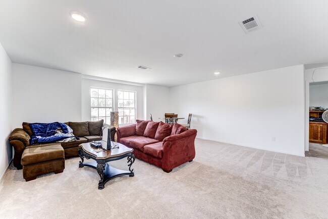 Building Photo - 338 Shady Cedar Hl Ln