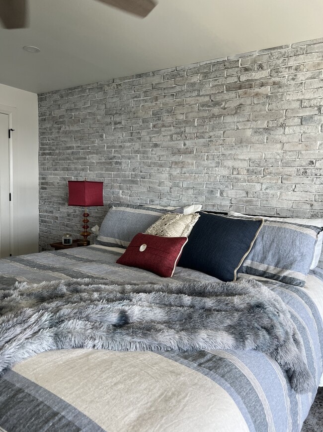 Building Photo - 111 Grandview Ave