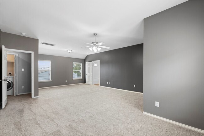 Building Photo - 1211 Ennis St