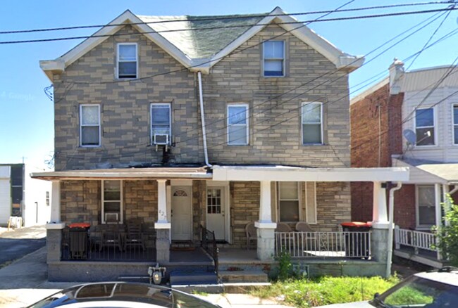 Building Photo - 425 Highland Ave