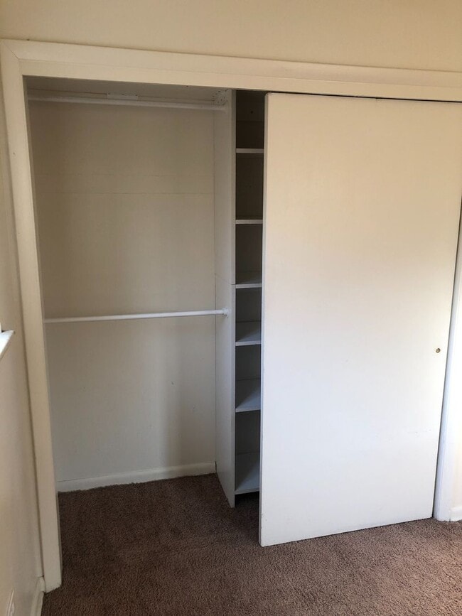 Building Photo - Prime Location in Golden – Pet-Friendly 2 ...