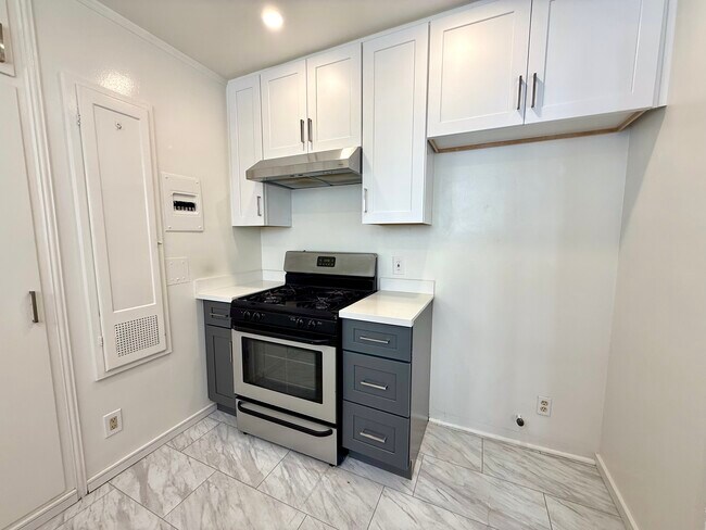 Building Photo - 1116 E Glenoaks Blvd