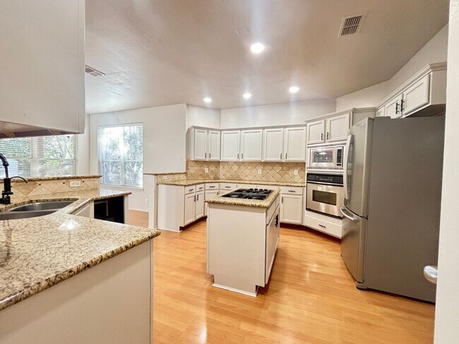 Building Photo - 4-Bed Home in Gated Community with Amenities