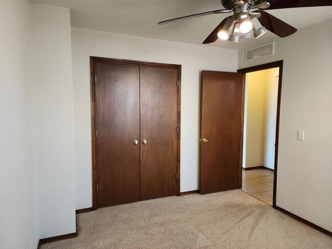 Building Photo - 2416 Arbor Dr