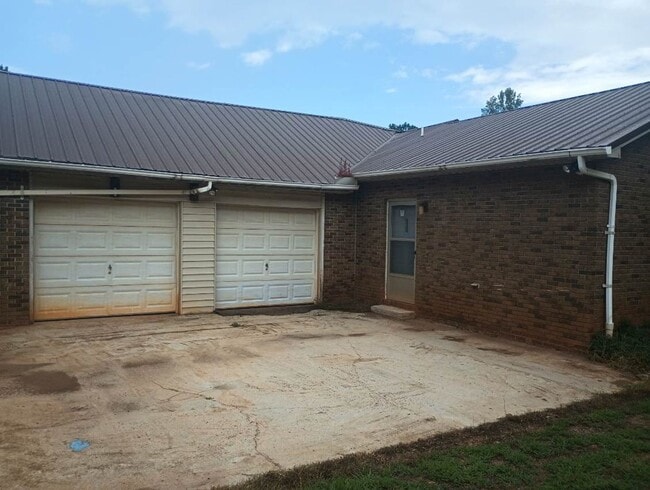 Building Photo - 121 Gould Dr