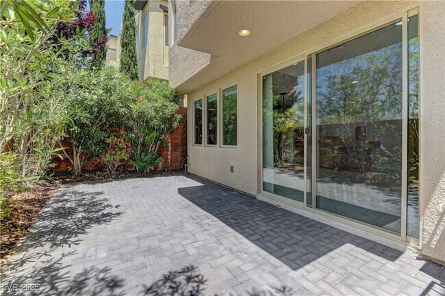 Building Photo - 11377 Gravitation Dr