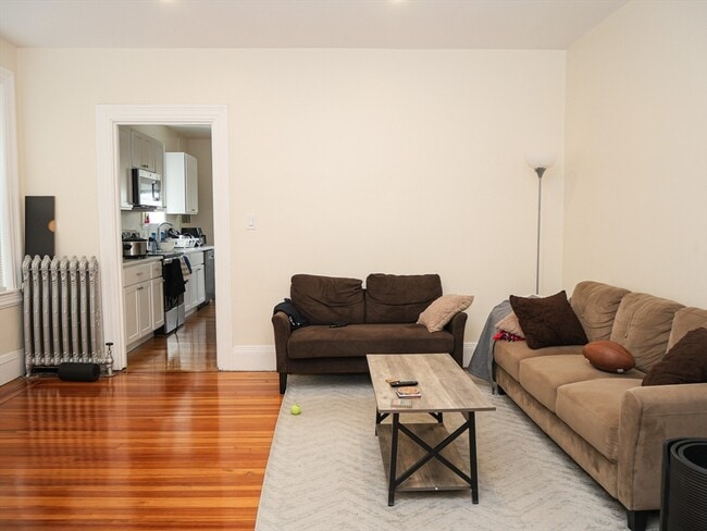 Building Photo - 10 Beals St