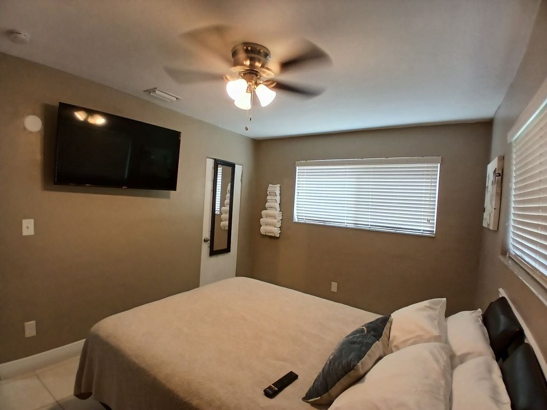 Building Photo - 19731 NW 4th Ave