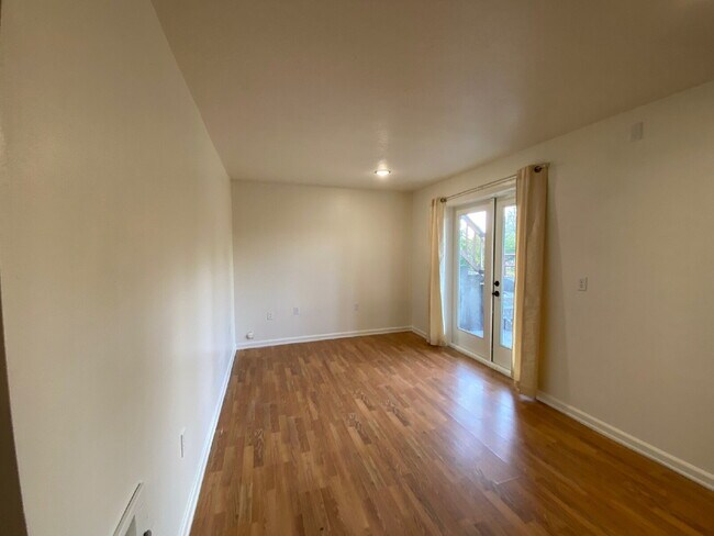 Building Photo - 123 Styner Ave