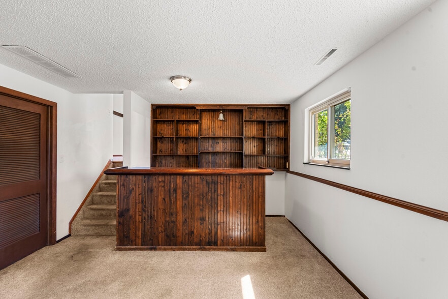 Building Photo - 5916 Wolf Creek Pl
