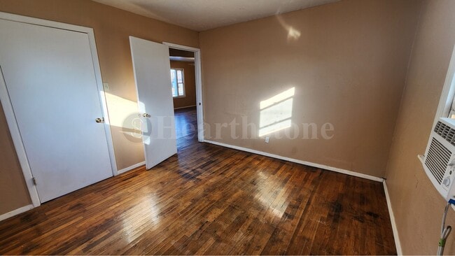 Building Photo - 1012 E Brazos St