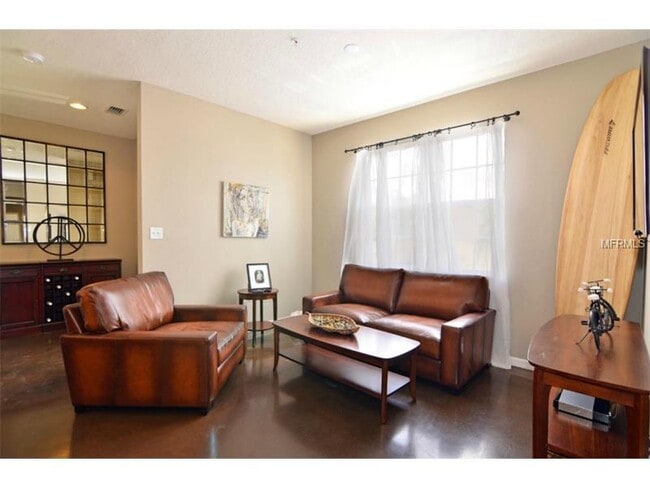 Building Photo - 3775 Parkridge Cir