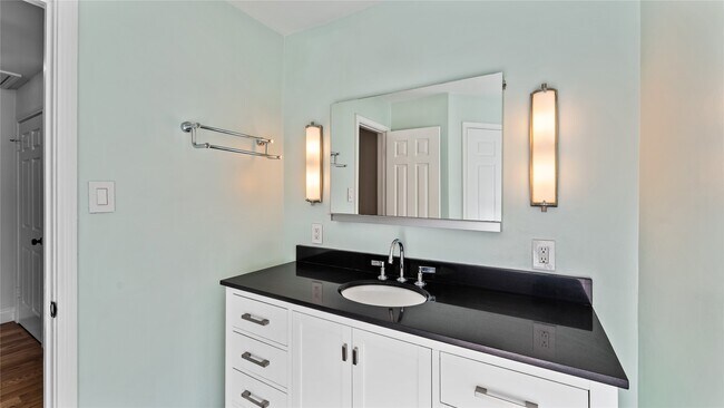 Building Photo - 2215 Stanford St