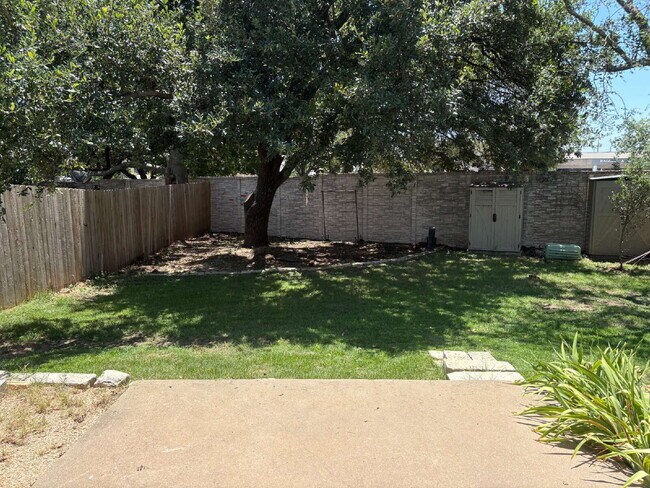Building Photo - Updated 4-Bedroom 2 Bathroom Austin Home with Beautiful Backyard
