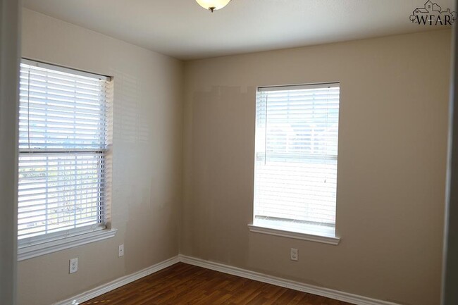 Building Photo - 5027 Cy Young Dr