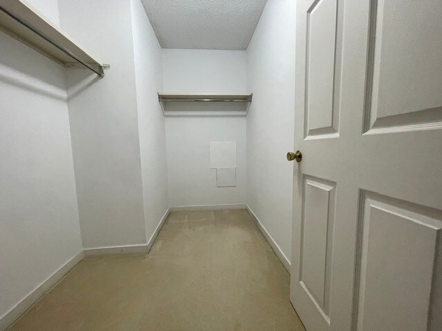 Building Photo - 8 Northbrook Dr