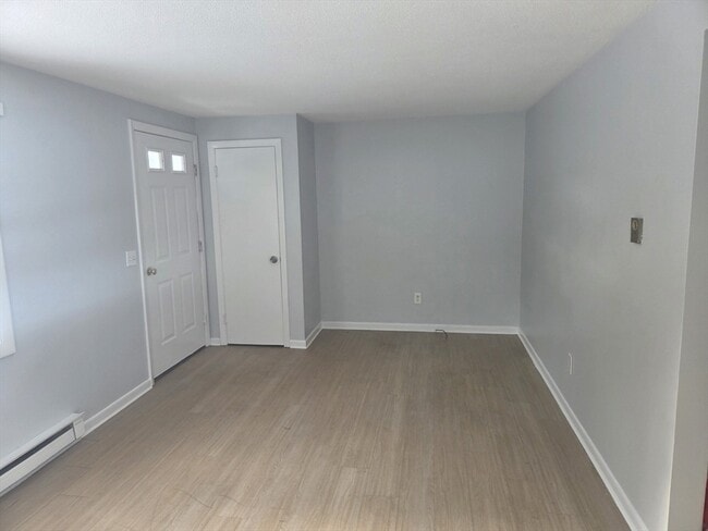 Building Photo - 0 Town House Ct