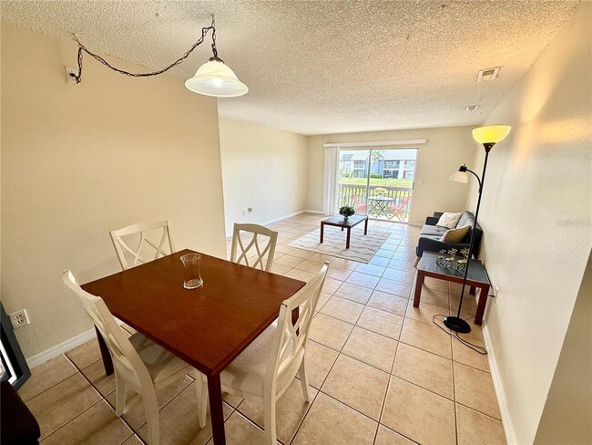 Building Photo - 2612 Hidden Lake Dr N