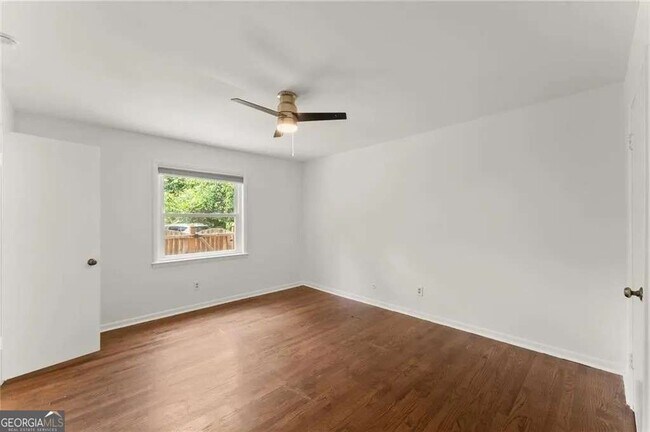 Building Photo - 3510 Roswell Rd