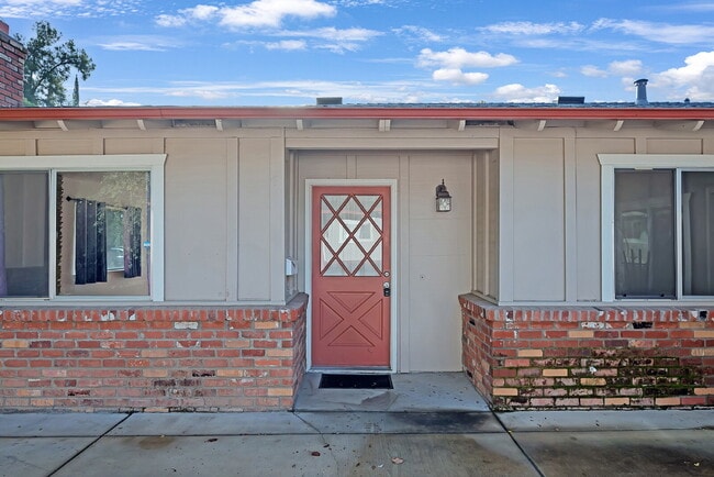 Building Photo - Fall Rental - Comfortable 3-Bedroom Home for Rent in Central Davis