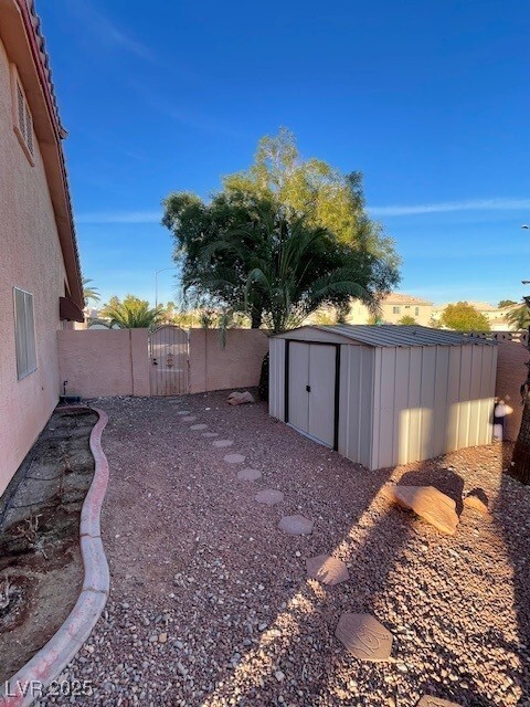 Building Photo - 9011 W Viking Rd