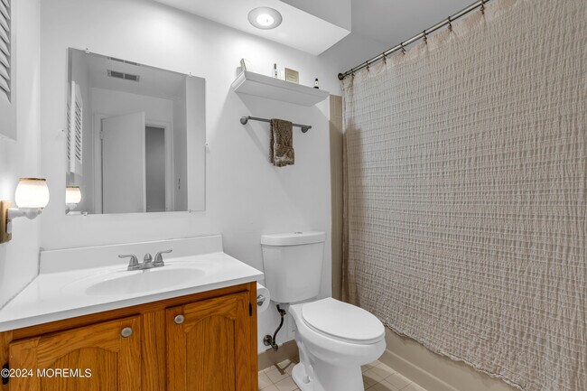 Building Photo - 237 Paddington Ct