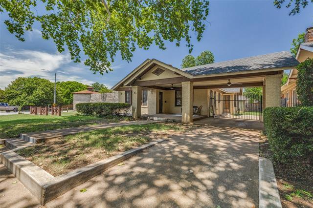 Building Photo - 2230 Mistletoe Ave