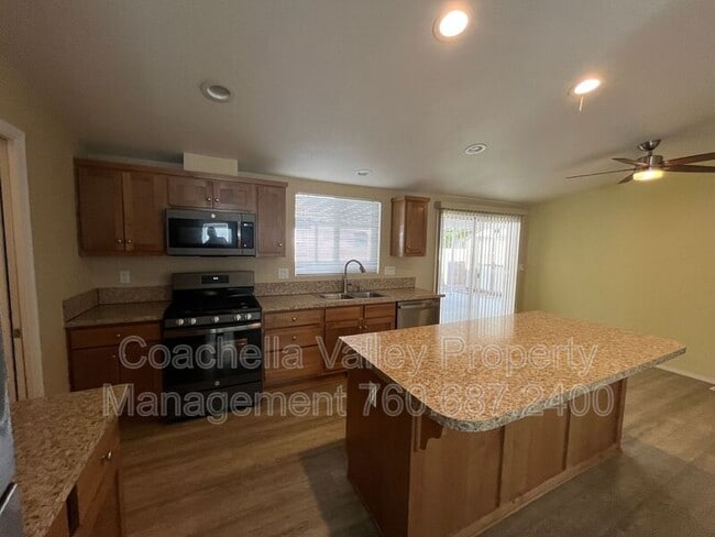 Building Photo - 15300 Palm Dr