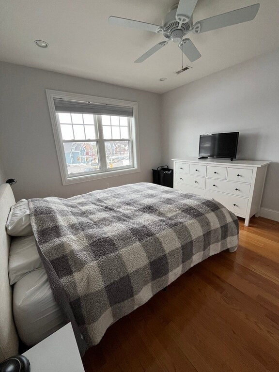 Building Photo - 563 Broadway