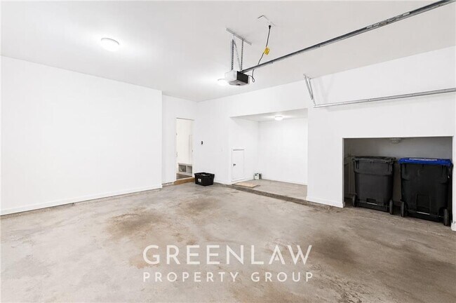 Building Photo - 7403 Lowery Oak Dr