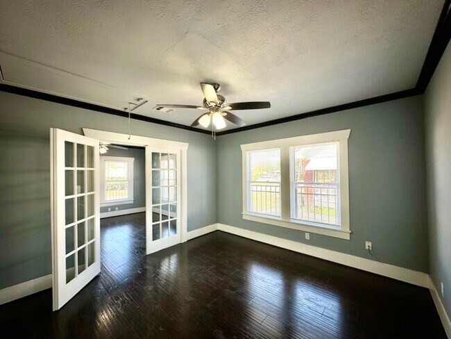 Building Photo - 118 N Drennan St