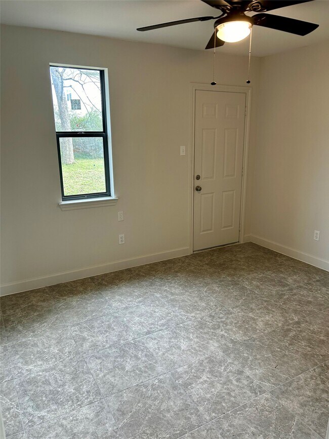 Building Photo - 8510 Vogue Ln