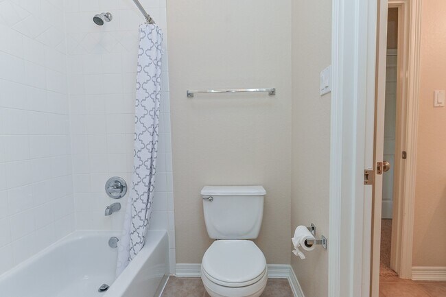 Building Photo - 7218 Spring Run Ln