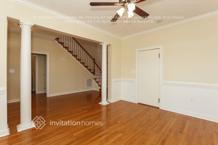 Building Photo - 3915 Lake Park Rd