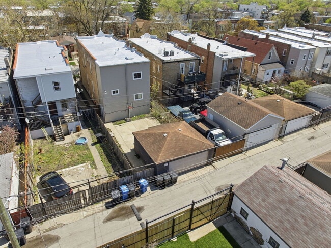 Building Photo - 1526 N Springfield Ave