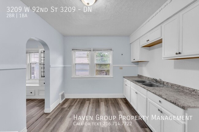 Building Photo - 3209 W 92nd St