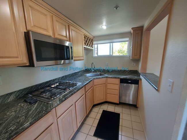 Building Photo - Spacious 1 bedroom loft in Santa Cruz