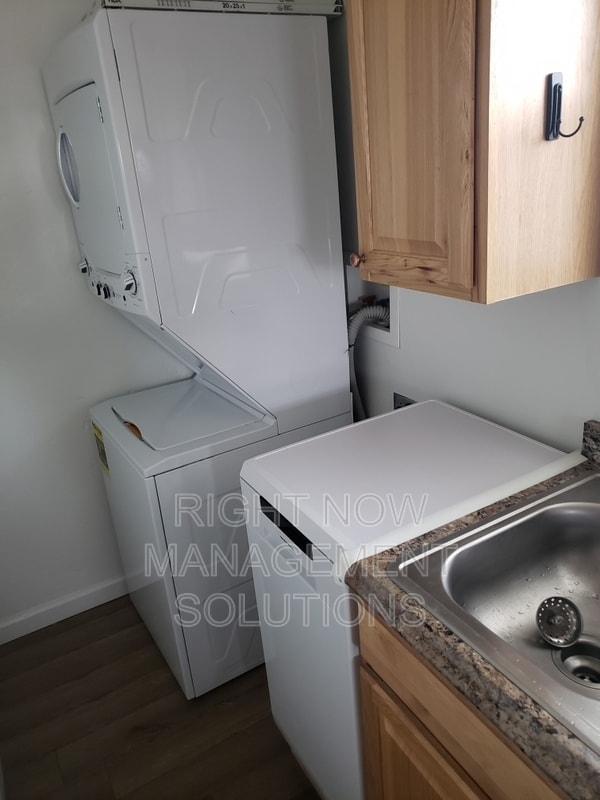 Building Photo - 202 S Middleton Rd