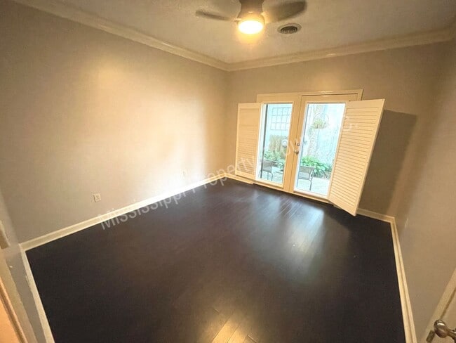 Building Photo - EXCELLENT LOCATION - 2BD/2BA FOR RENT