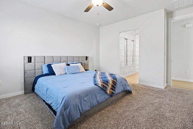 Building Photo - 12677 Viendo Norte Dr